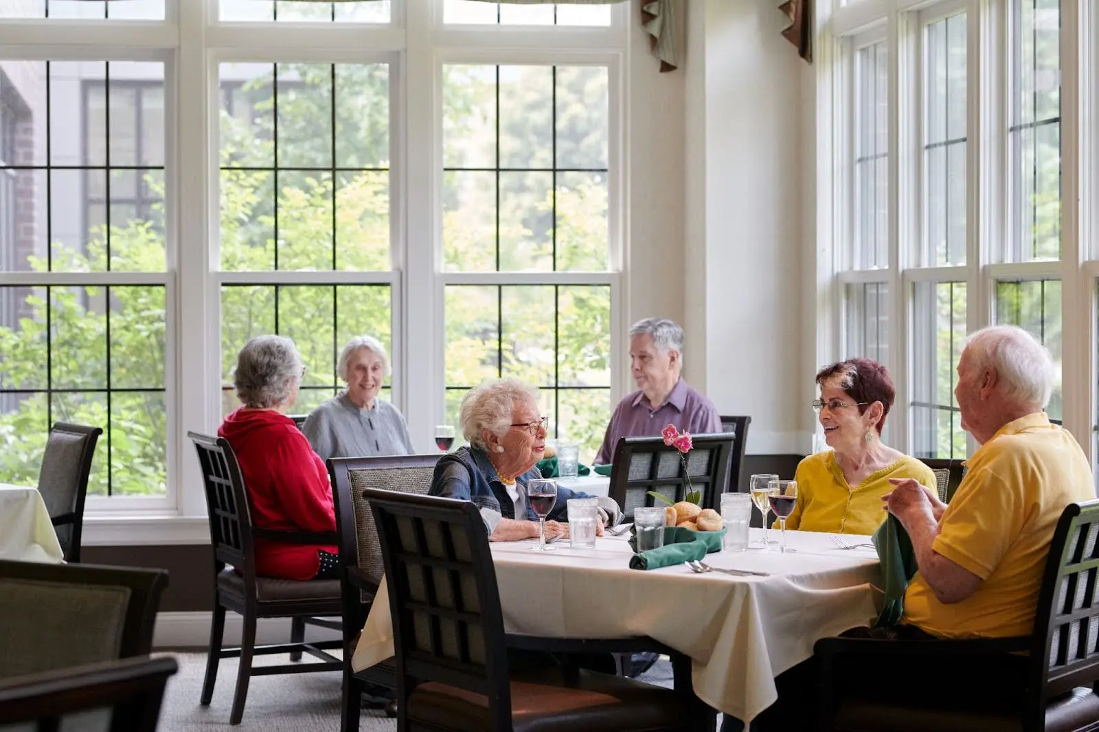 seniors-dining